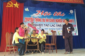 Phần thi tiểu phẩm của đội CIG đạt giải nhất – xã Phú Cường.
